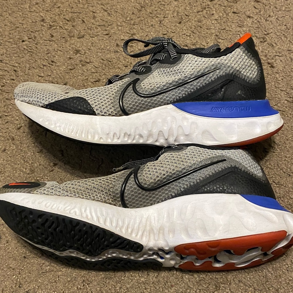 Womens Nike Renew Run Size 6 Gray White Blue CW7437-001